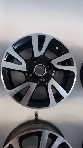 Roda aro 15 furacão  4x114 semi novas 