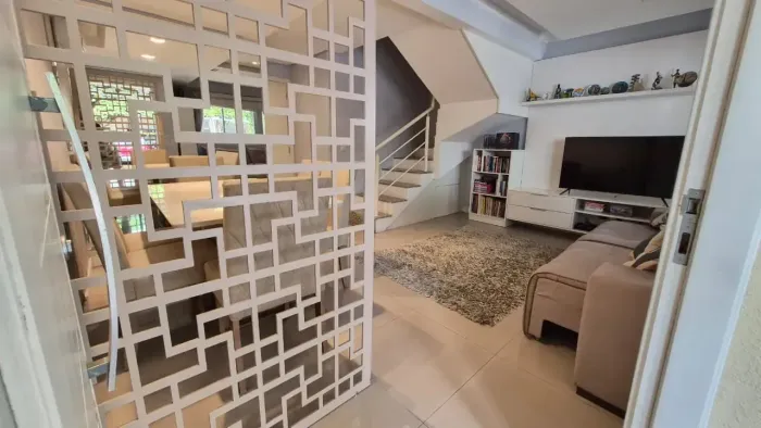 Casa de condomínio para venda tem 150 metros quadrados com 3 quartos