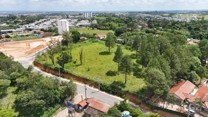 OPORTUNIDADE DE ÁREA DE 10 MIL METROS EM LOCALIZAÇÃO PRIVILEGIADA