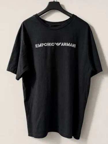 Camiseta preta emporio Armani