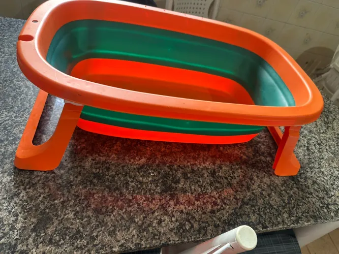 Vende-se banheira de bebê