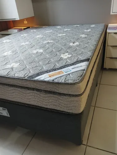 Cama Box com colchão casal