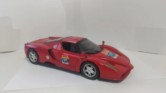 Ferrari Enzo 1:18 Hotwheels Comemorativa 60 anos relay