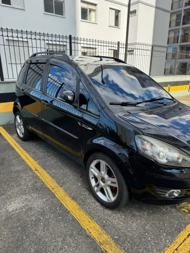 Fiat Idea Attractive 1.4 Fire Flex 8V 5P 2011