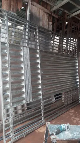 PORTÃO DE GARAGEM 3X220 (CHAPA METALON)
