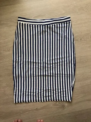 Saia listrada de Lycra