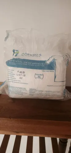 Pacote de avental jaleco descartável