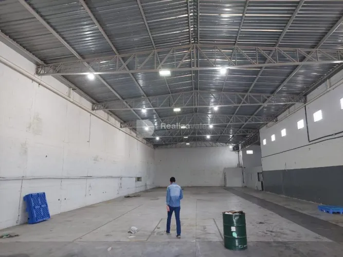Galpão para alugar em Taubaté, Loteamento Quinta das Frutas, com 825 m²