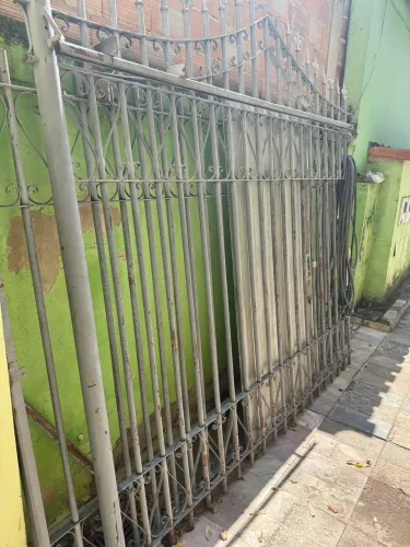 1 Portão e 1 Grade Fixa de proteção media de 5 metros 