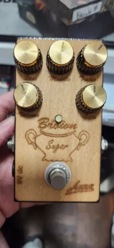Pedal Distorção Brown Sugar - Aura Amps - Marshall in a box