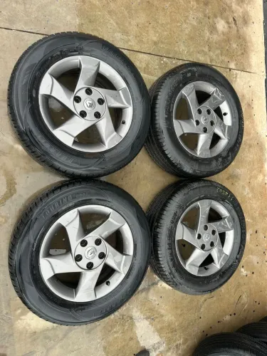 Rodas aro 16 renault duster e oroch + pneus bons 