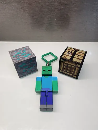 Chaveiro zumbi Minecraft + bloco minério de diamante + mesa de trabalho do jogo Minecraft
