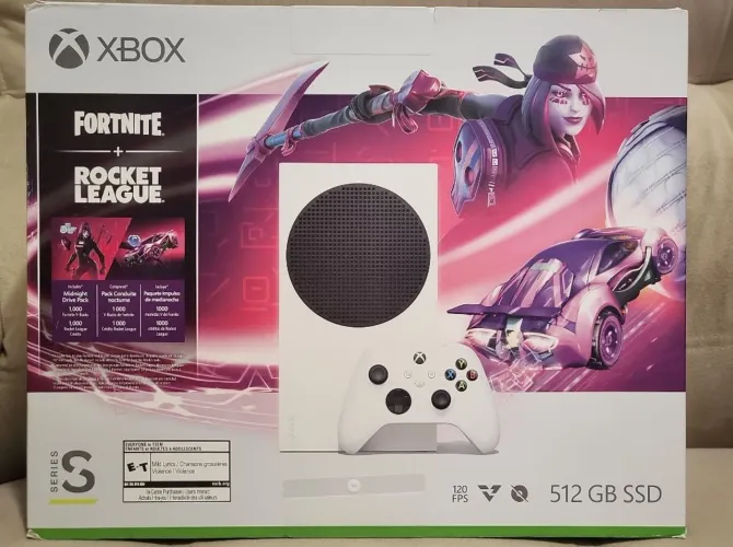 Xbox Series S 512GB com Fortnite e Rocket League