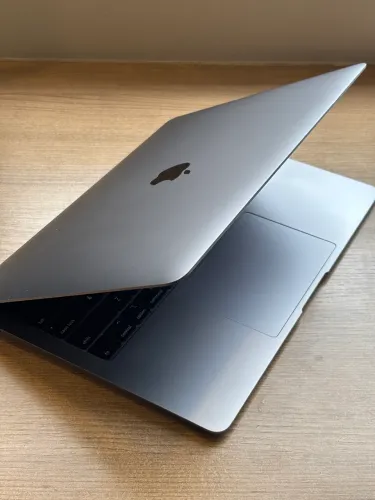 macbook air 2018 i5