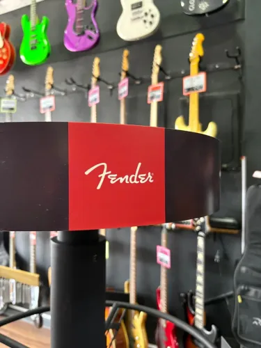 Expositor fender acessórios e cabos 