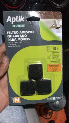 Feltro adesivo quadrado para móveis