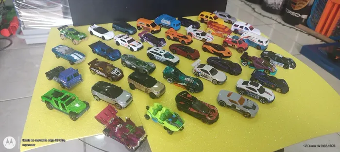Vendo / Troco Carros Miniaturas - Hot Wheels, Matchbox - Modelos Variados - Unidade