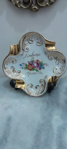 CINZEIRO ANTIGO EM PORCELANA