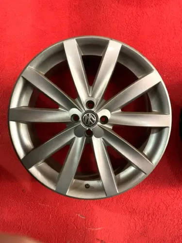 Roda aro 20 4x100 Corolla Saveiro Santana Stilo prata - Jetta