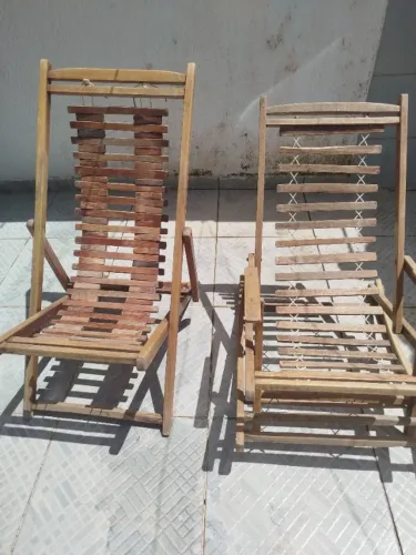 CADEIRA DE BALANÇO RÚSTICA DE MADEIRA 