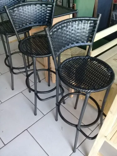 Banqueta altas com apoio de pés Modernas em Preto ou marrom