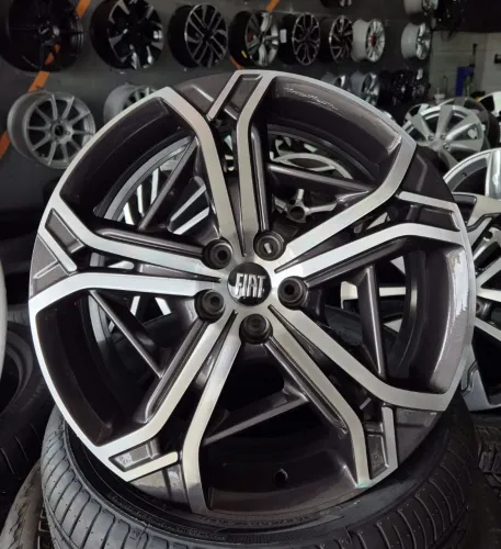 Jogo de rodas Fiat Fastback aro 18 originais
