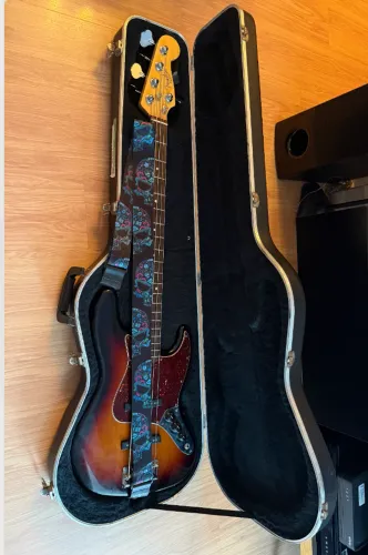 Baixo Fender American Standard Jazz Bass 5c