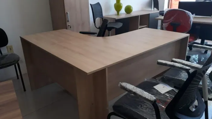 Mesa de Escritório em L