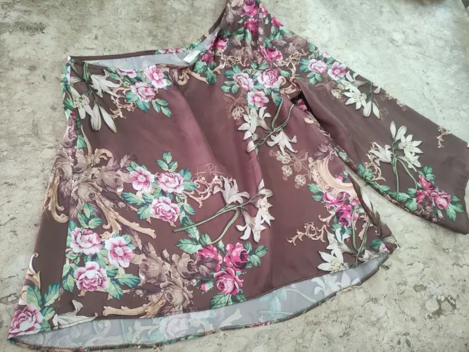 Lança perfume blusa M 65,00