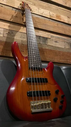Baixo Yamaha TRB 6i Slap Cut