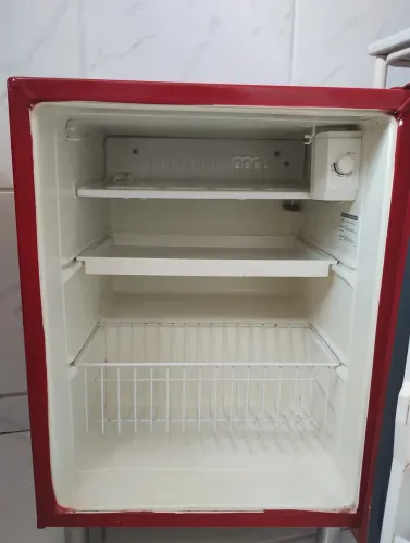 Vende- se frigobar retrô 