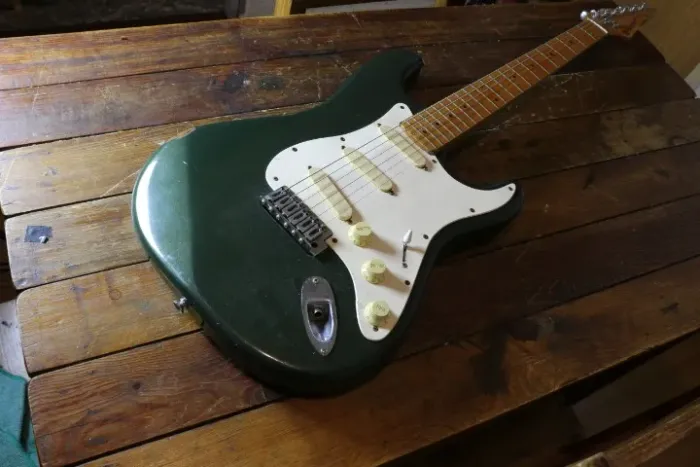 Guitarra Giannini Stratossonic