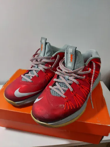 Nike LeBron 10 low "University Red" - *ACEITO PROPOSTA EM VALOR!!!!*