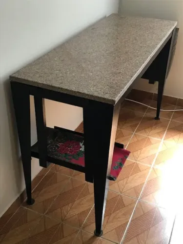 MESA APARADOR MARCA "TOK&STOCK" DESCONTO 20%