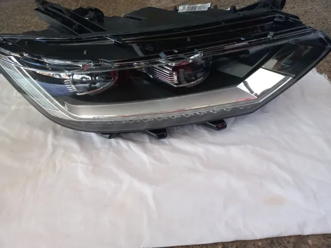 FAROL PASSAT lado direito 2015/2021