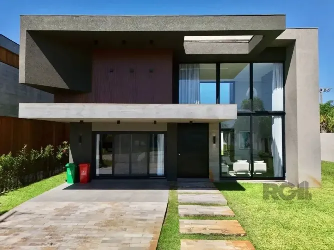 Casa de Condomínio em Capão Novo