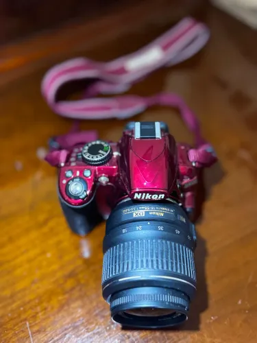 Nikon D3100 Vermelha + 2 lentes  extra