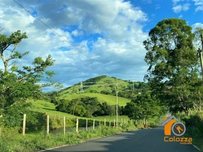 Casa com 2 dormitórios à venda, 220 m² por R$ 700.000 - Zona Rural - Monte Sião/MG