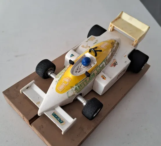 Vendo carrinho de autorama estrela.