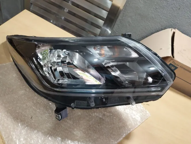 Farol direito trailblazer Black LED 2020 2024 original usado sem detalhe CD 299