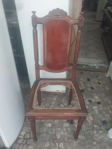 Cadeira de madeira clássica