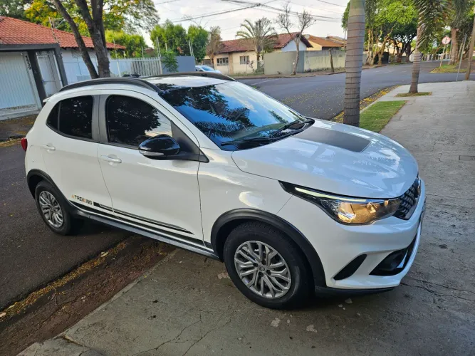 Fiat Argo Trekking 1.3 8V  2020 VENDE-SE OU TROCA 