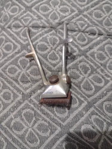 Máquina Antiga Manual De Cortar Cabelo.