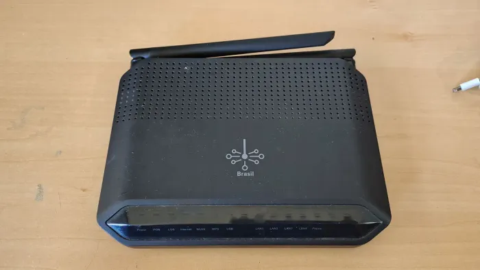 Roteador FIBERHOME - USADO