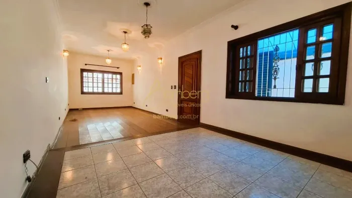 Casa na Vila Inah com 3 suítes e 2 vagas