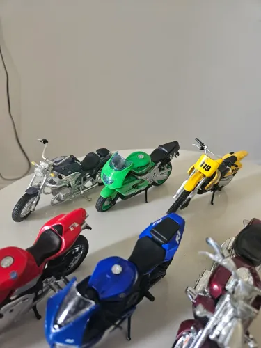 Coleção de Miniaturas de Motos de Colecionador - 6 Unidades