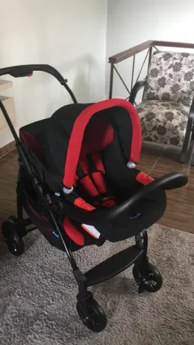CARRINHO DE BEBÊ + BEBÊ CONFORTO + MESINHA DE ALIMENTAÇÃO