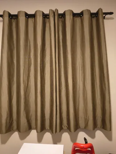 Cortina marrom dourado usada 