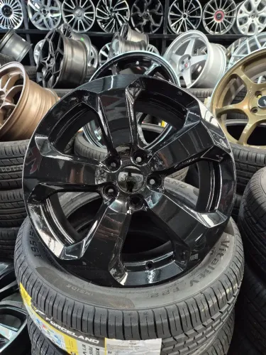 Jogo de rodas ORIGINAIS JEEP Renegade/Compass aro 17 5x110 Black Piano