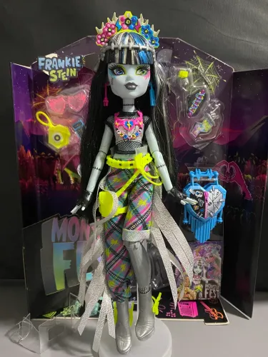 Boneca Monster High Monster Fest Frankie Stein